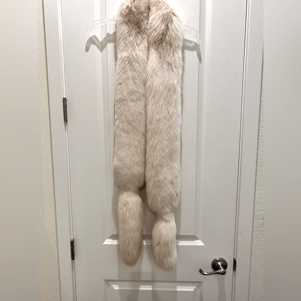 Ranch Fox Fur Stole with Tail Tassels. Champagne cream color